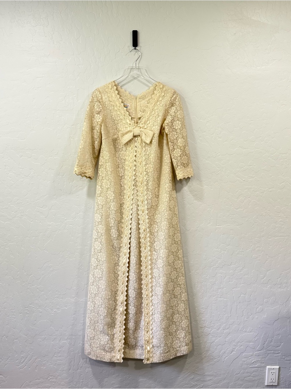 Liberty House Hilda Hawaii Vintage 1970's Lace Maxi Wedding Dress Size 4